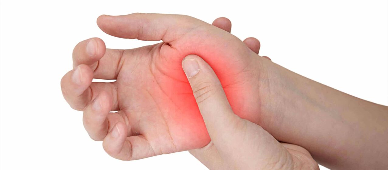A dor e o vermelhidão na zona articular acompañan o desenvolvemento da artrose
