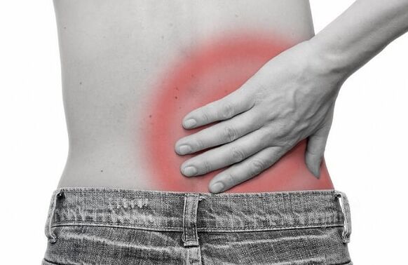 Dor lumbar debido á osteocondrose espinal