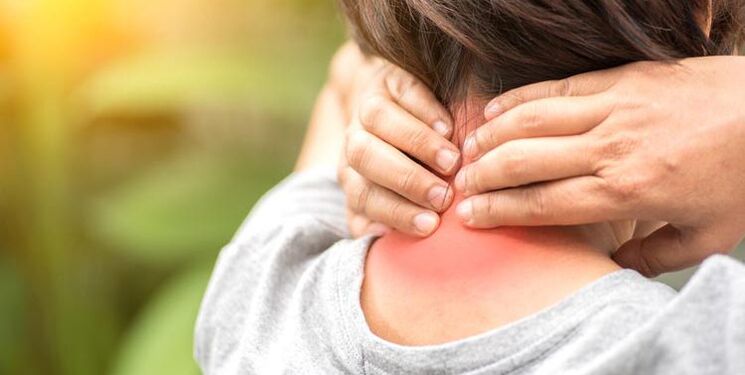 Dor na columna cervical dunha muller